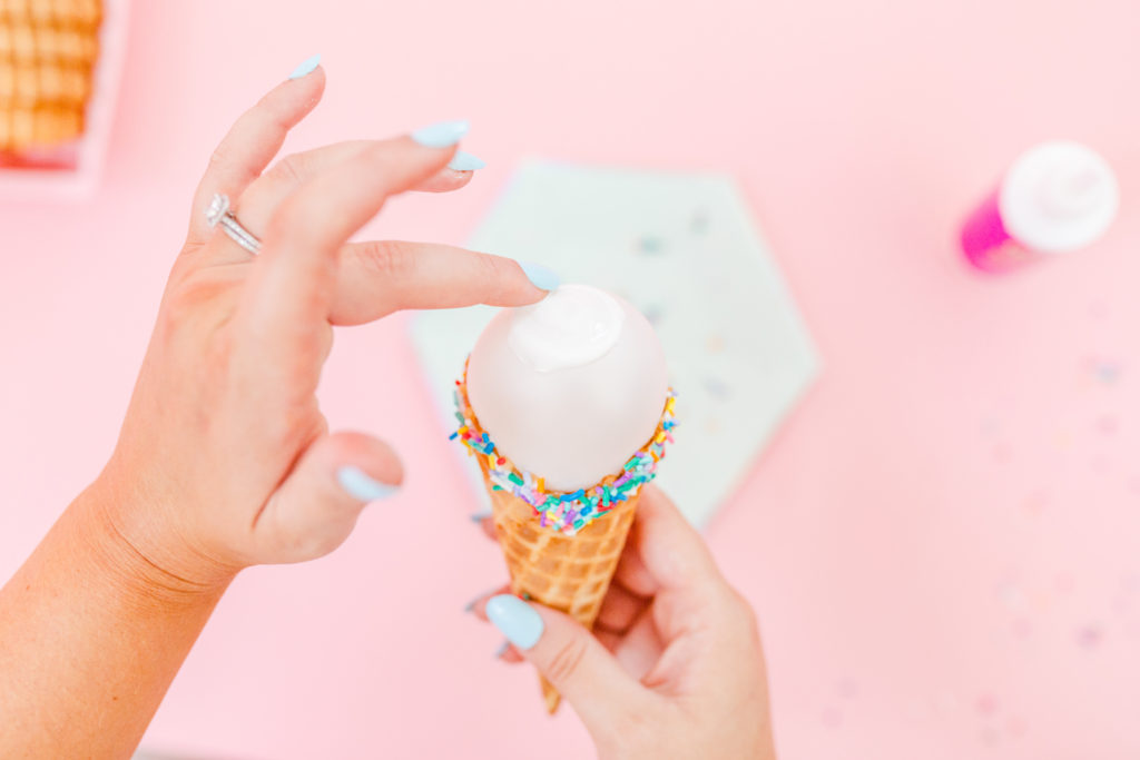 DIY Ice Cream Cone Balloon